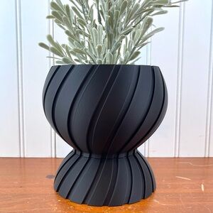 Maki Planter Pot, Indoor Flower Pot w/ Drainage Hole and Drip Tray